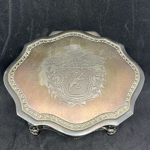 Mid 20th Century Vintage International Silver Company Crested Lion Footed Silver